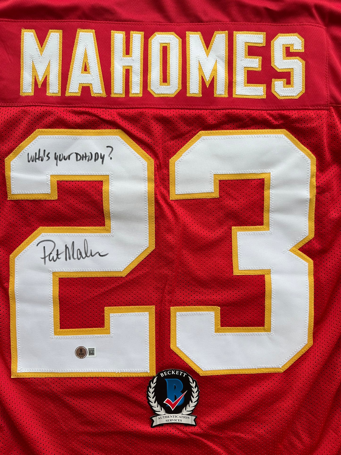 PAT PATRICK MAHOMES SR SIGNED JERSEY KC CHIEFS w/ Who'sYourDaddy BAS