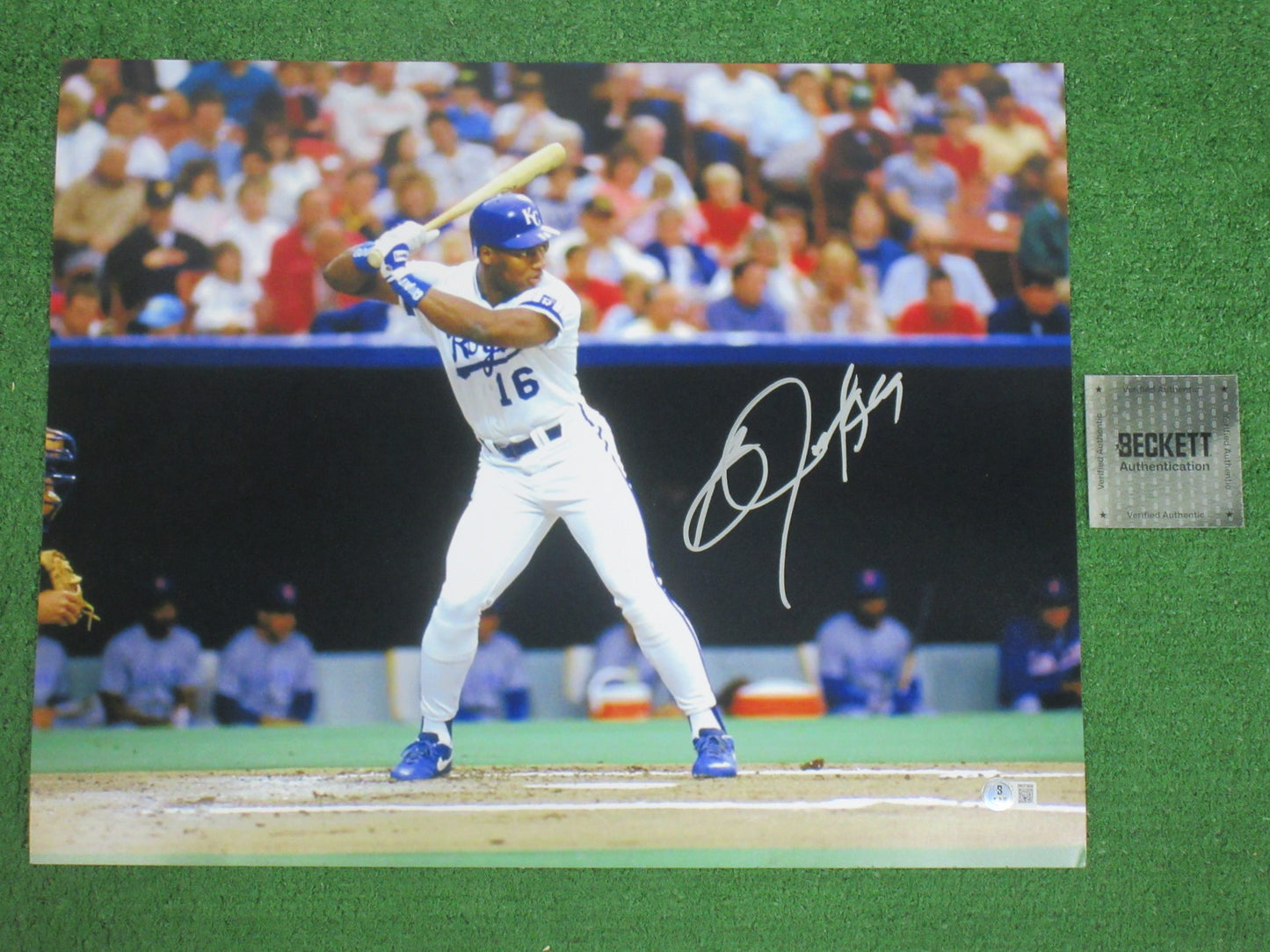 BO JACKSON KANSAS CITY ROYALS SIGNED 16x20 PHOTO LA Raiders BAS COA