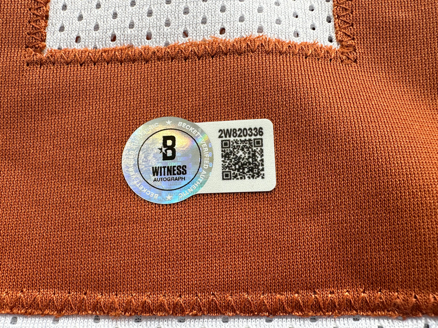 EARL CAMPBELL SIGNED WHITE FOOTBALL JERSEY TEXAS LONGHORNS BAS COA