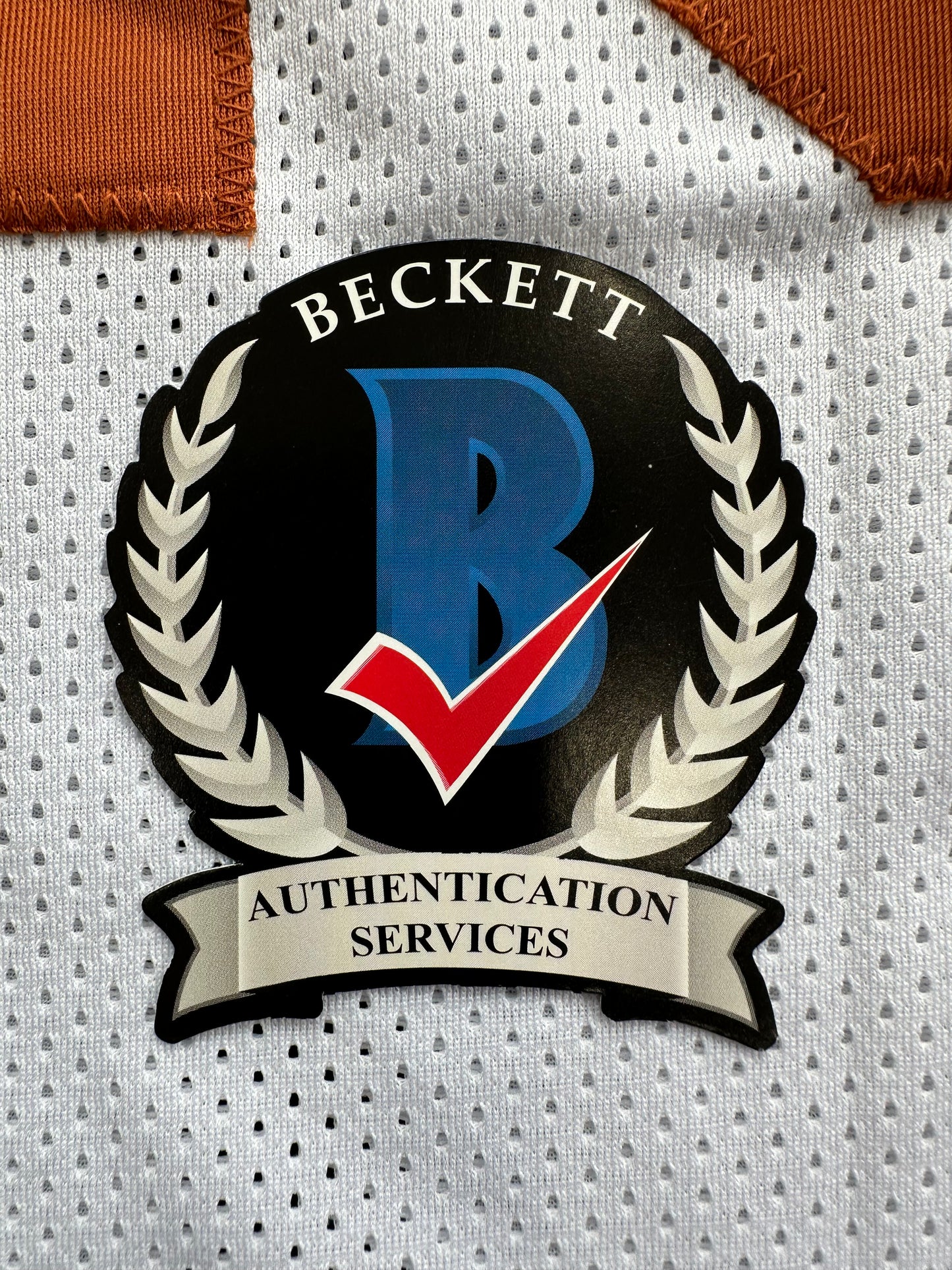 EARL CAMPBELL SIGNED WHITE FOOTBALL JERSEY TEXAS LONGHORNS BAS COA