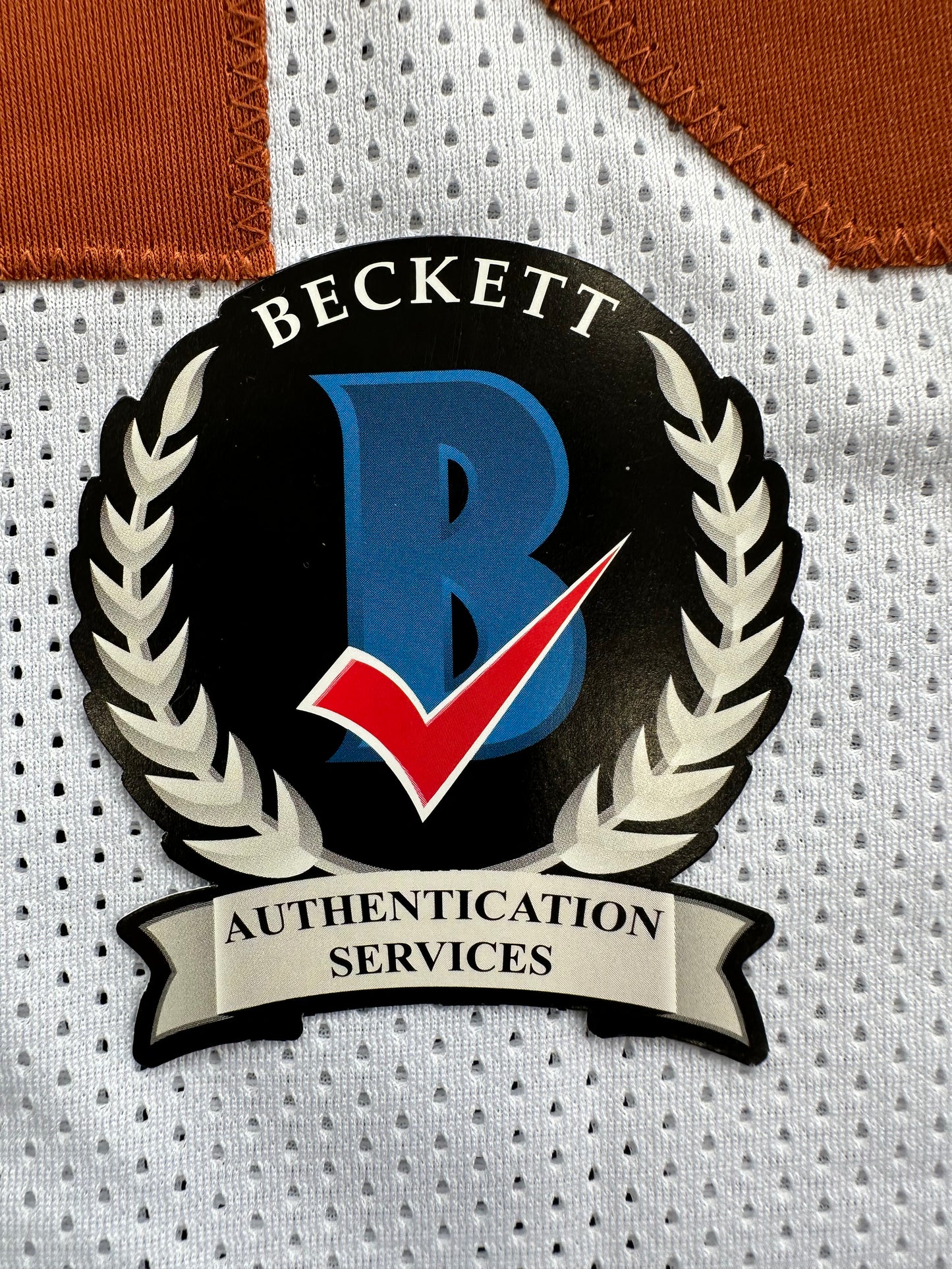 EARL CAMPBELL SIGNED WHITE FOOTBALL JERSEY TEXAS LONGHORNS BAS COA