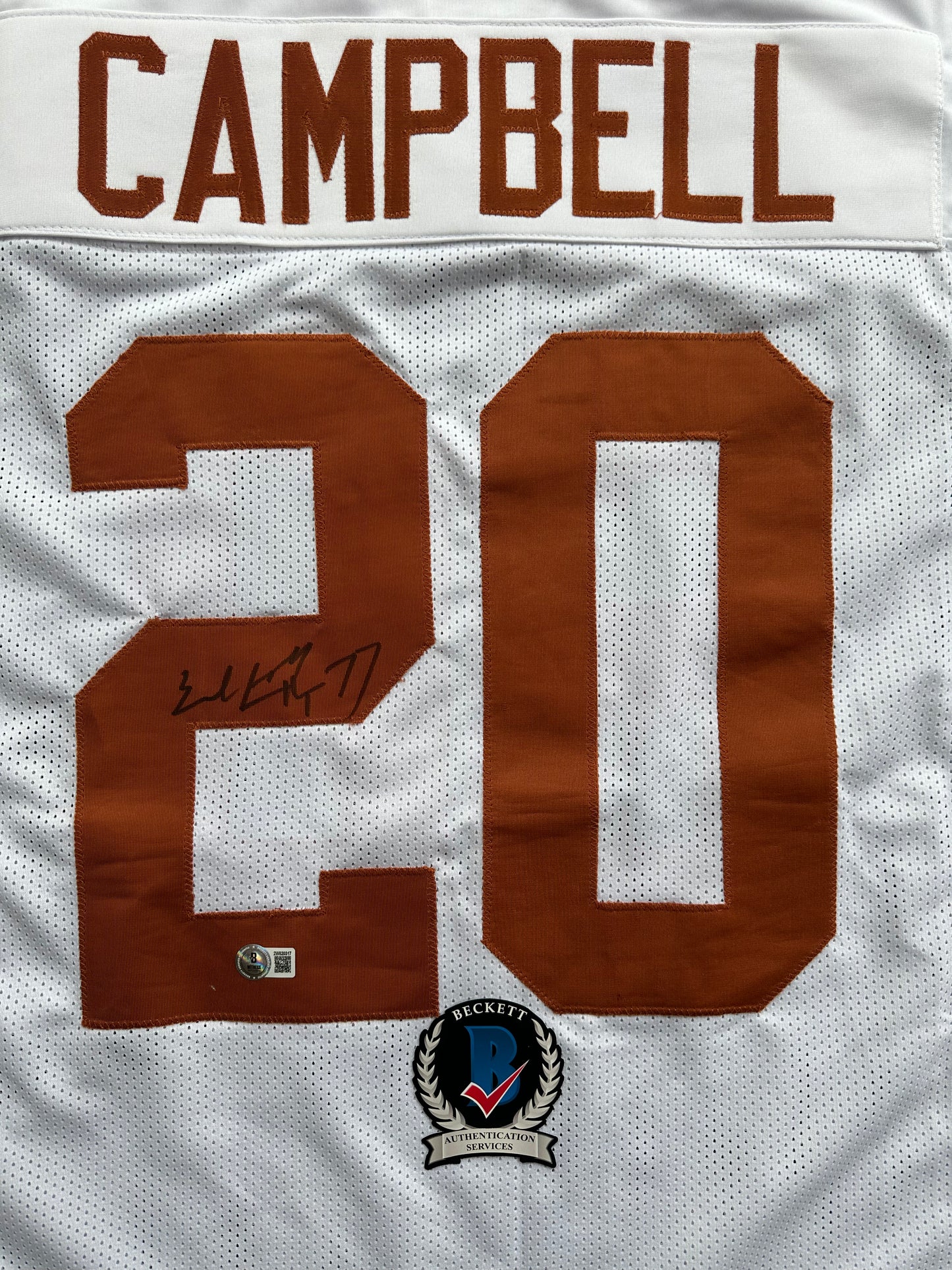 EARL CAMPBELL SIGNED WHITE FOOTBALL JERSEY TEXAS LONGHORNS BAS COA