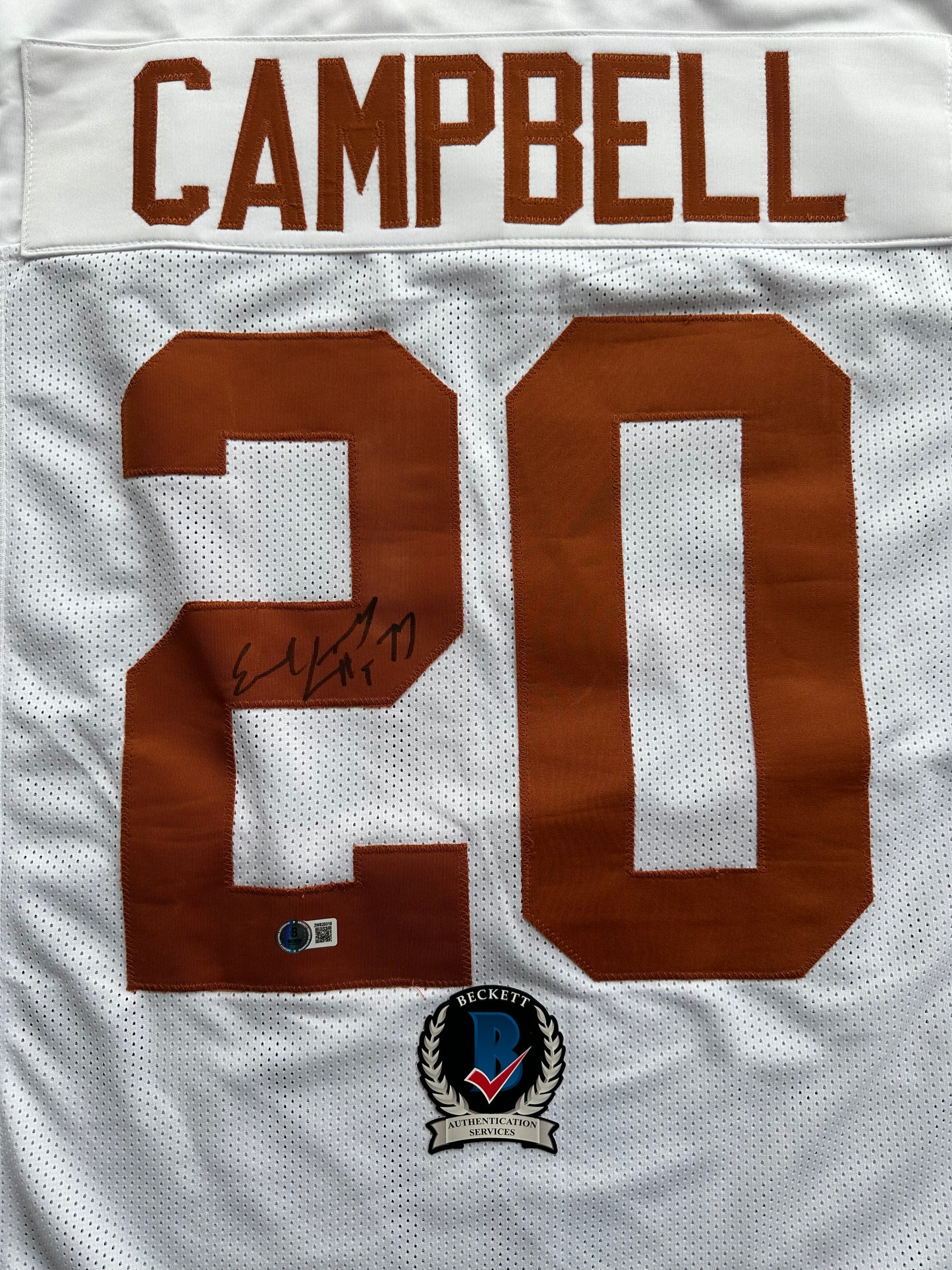 EARL CAMPBELL SIGNED WHITE FOOTBALL JERSEY TEXAS LONGHORNS BAS COA