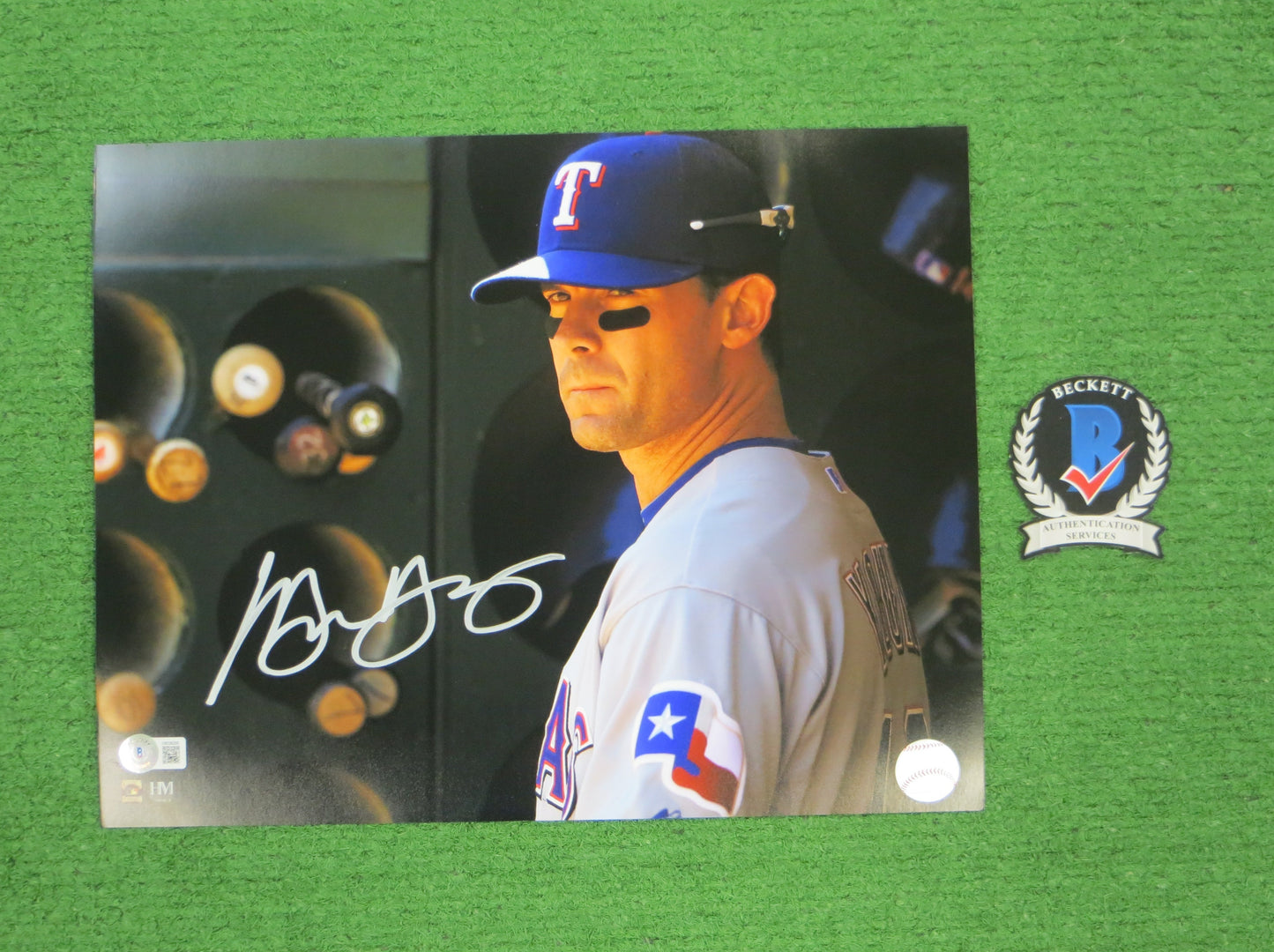 MICHAEL YOUNG TEXAS RANGERS SIGNED 11x14 PHOTO BAS COA
