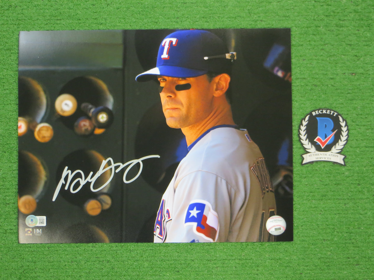 MICHAEL YOUNG TEXAS RANGERS SIGNED 11x14 PHOTO BAS COA