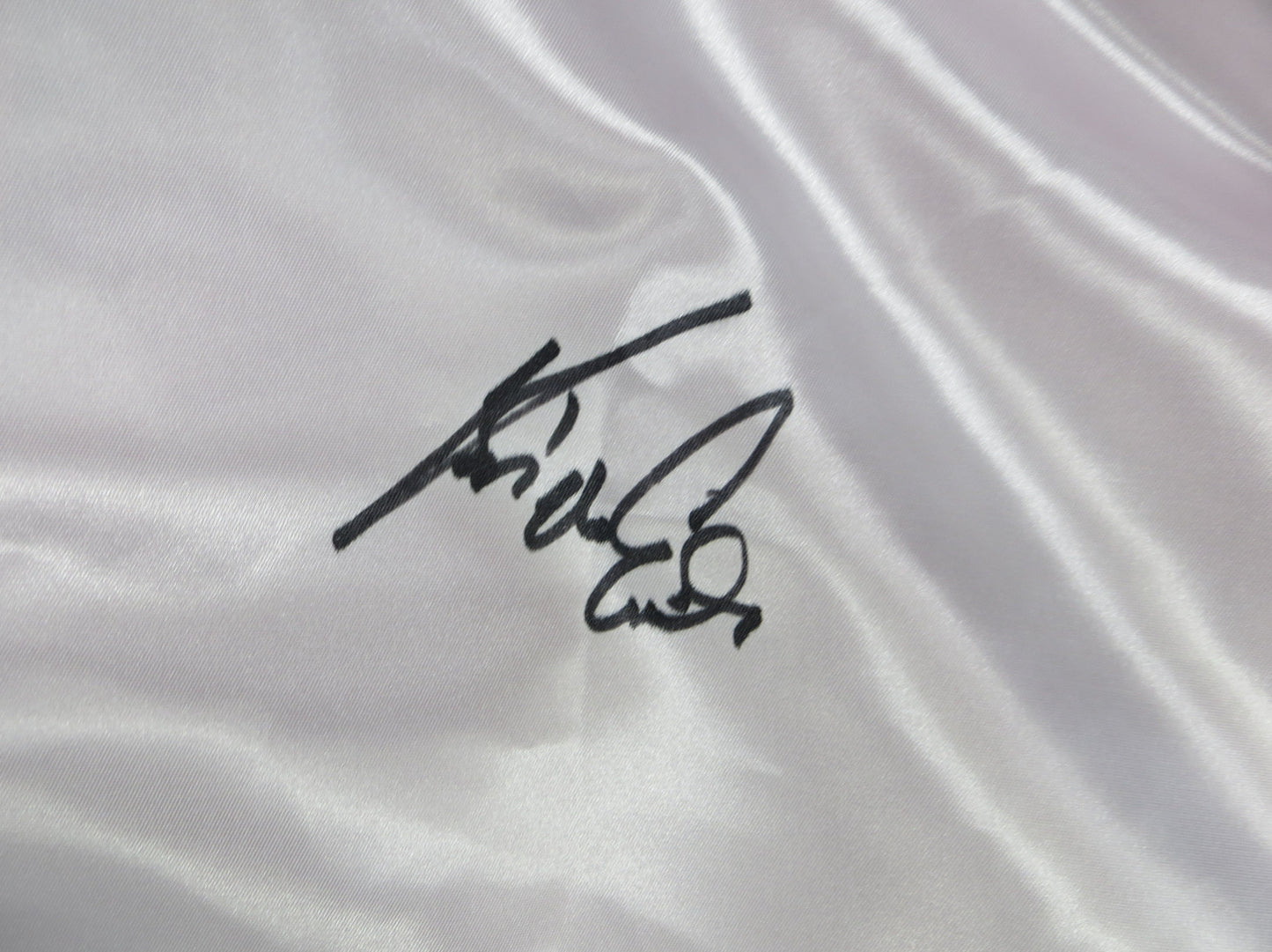 KEVIN VON ERICH SIGNED WHITE RING ROBE BAS COA