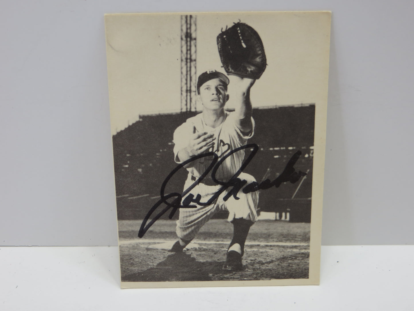 JOE MACKO SIGNED b&W CARD JSA (1)