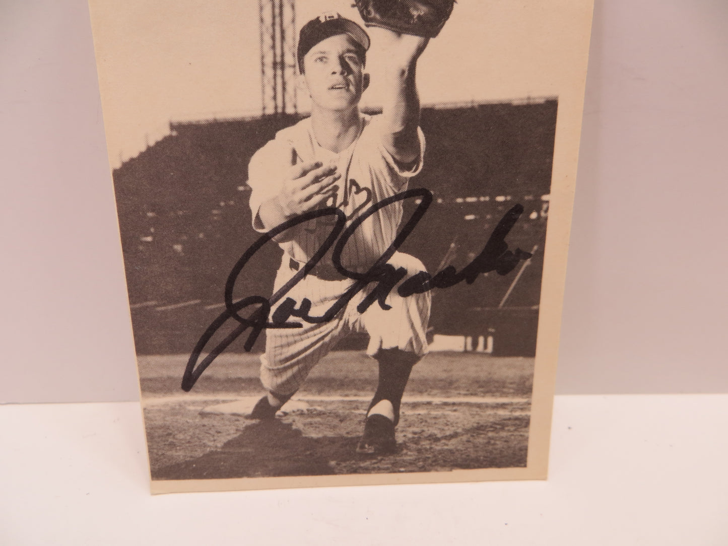 JOE MACKO SIGNED b&W CARD JSA (1)