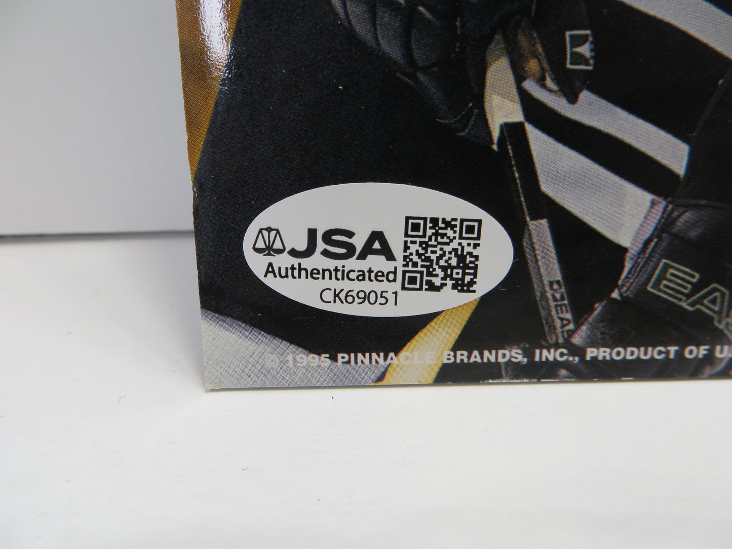 MIKE MODANO SIGNED PINNACLE 3D CARD JSA