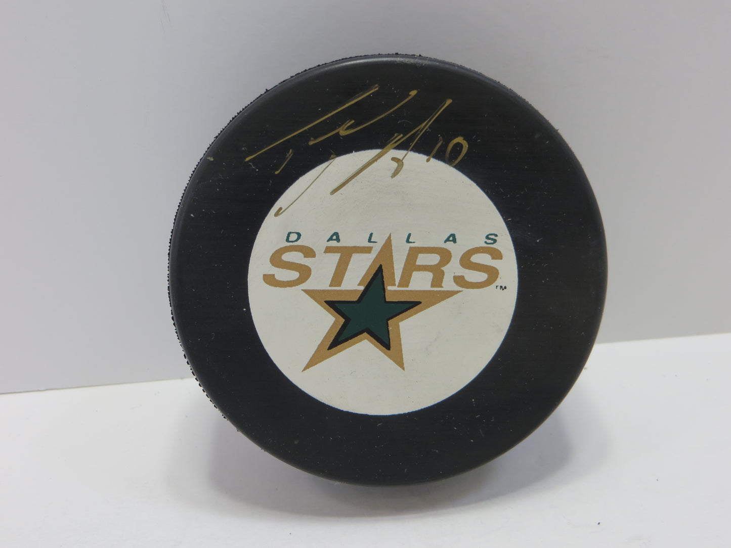 TODD HARVEY SIGNED DALLAS STARS LOGO HOCKEY PUCK JSA COA