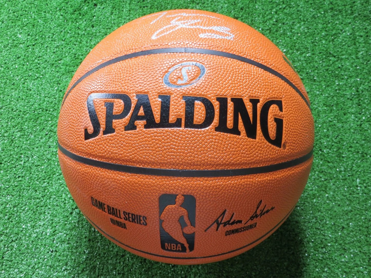TRAE YOUNG ATLANTA HAWKS SIGNED FULLSIZE BASKETBALL PANINI AUTHENTIC